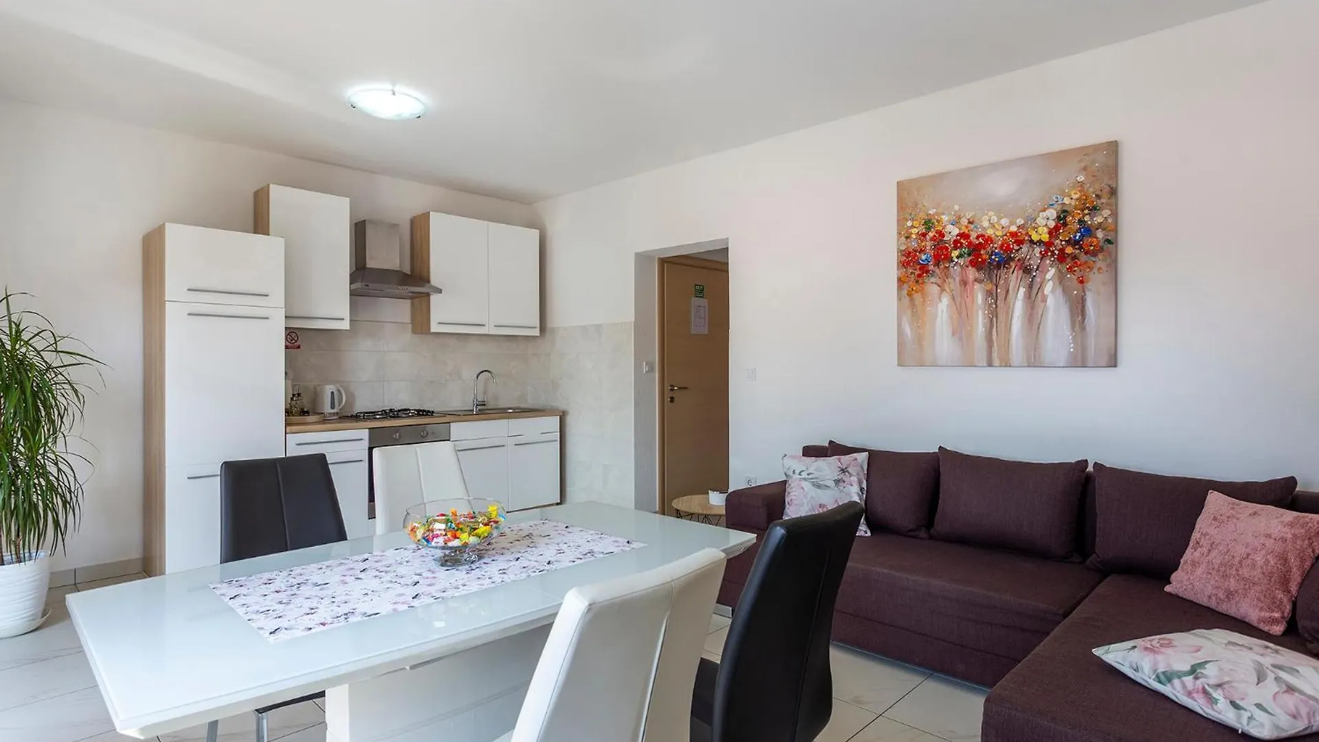 Apartments Tonka Near Beach And Sea بولا 3*,