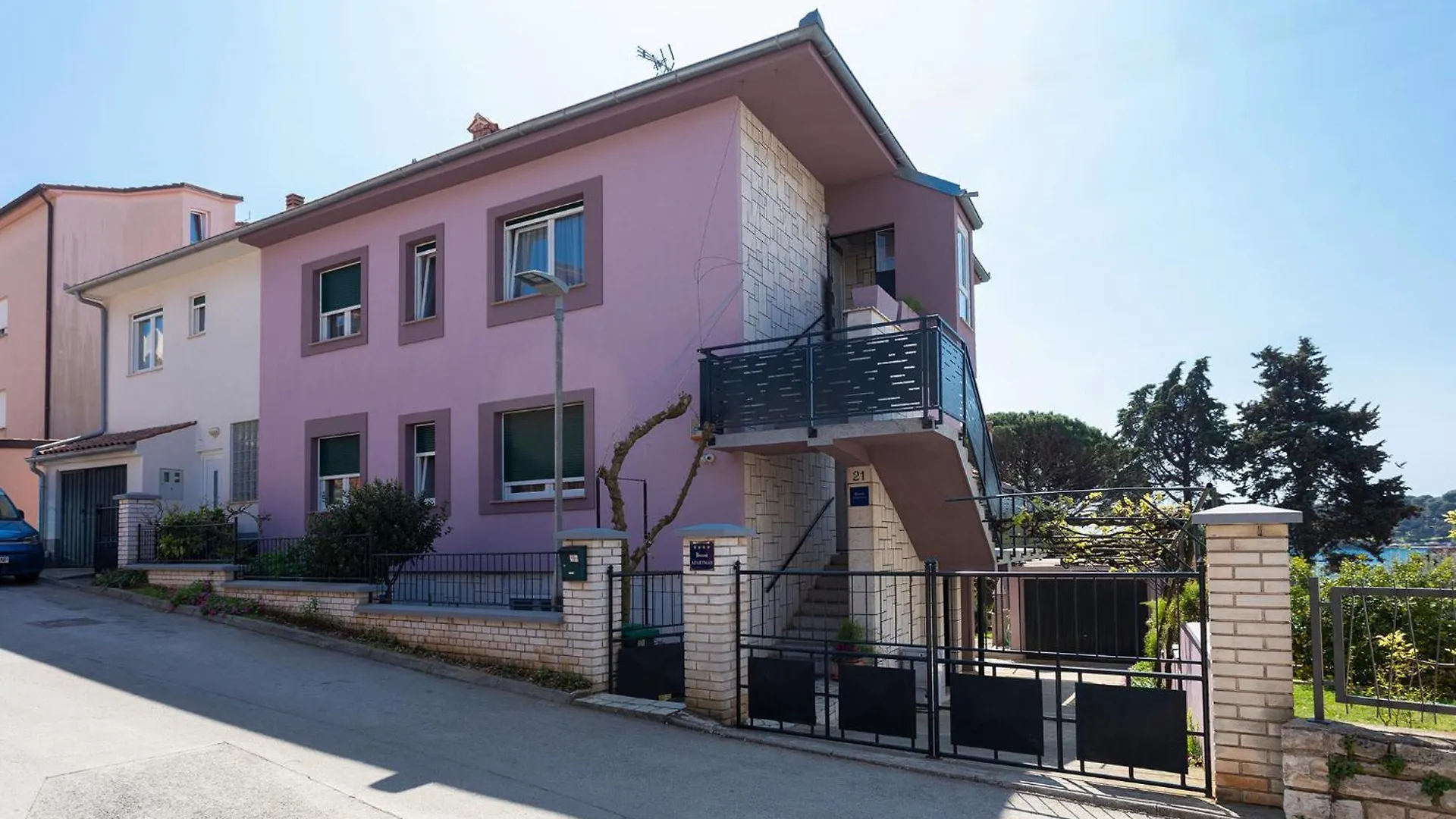بيت ضيافة Apartments Tonka Near Beach And Sea بولا
