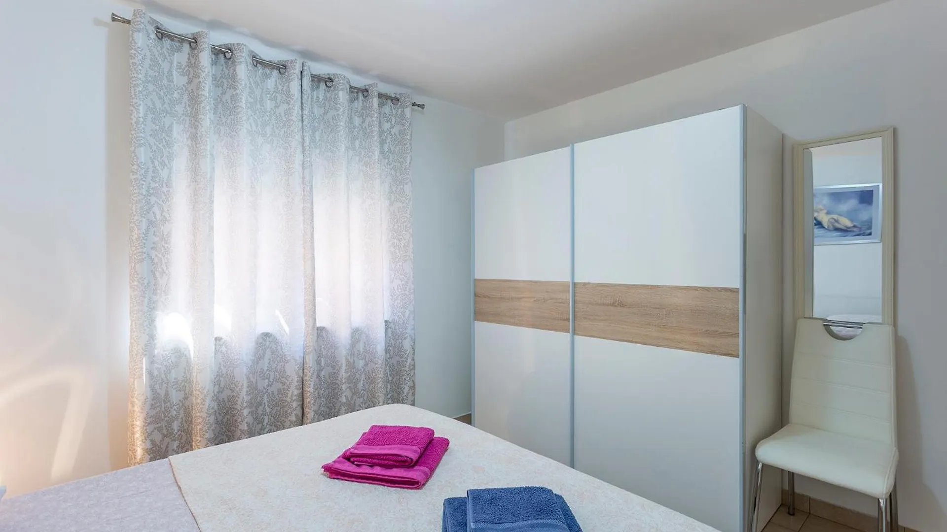 Apartments Tonka Near Beach And Sea بولا بيت ضيافة